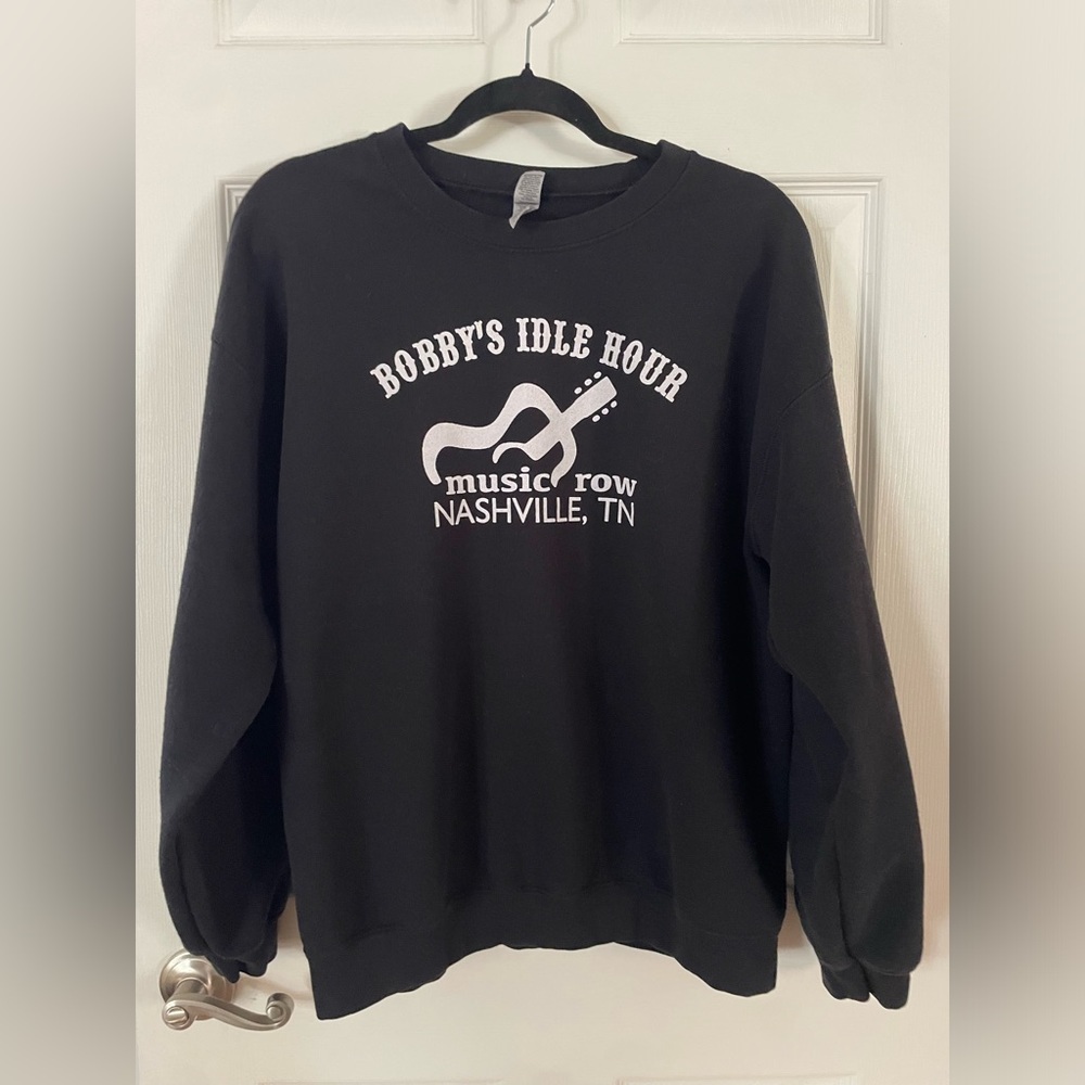 Gildan Black Crewneck Sweatshirt with White Bobby's Idle Hour Nashville Graphic